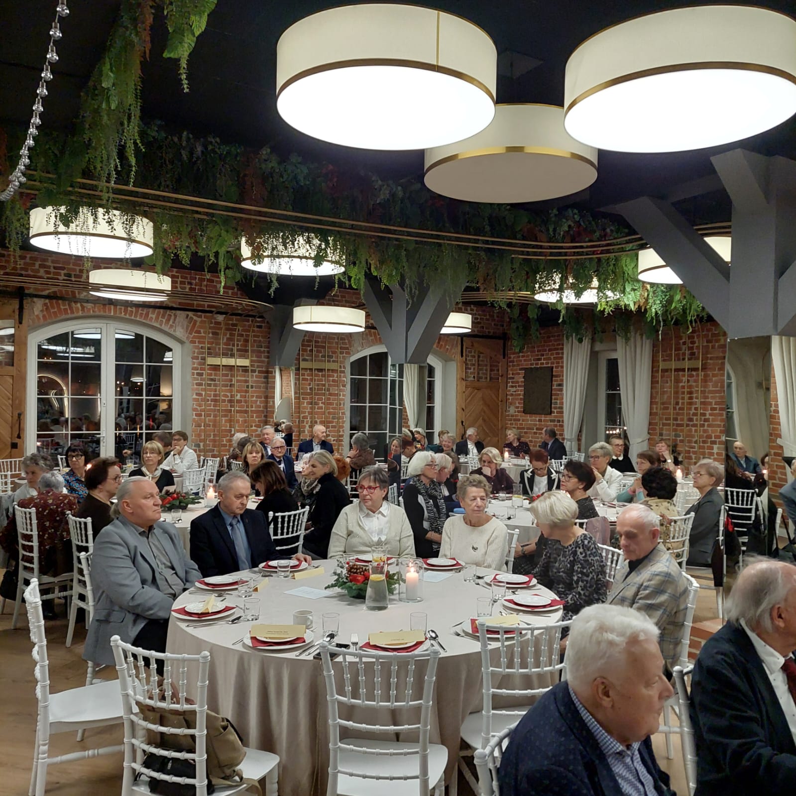 c6f753bd-3a34-48a4-aecf-34c768371e55